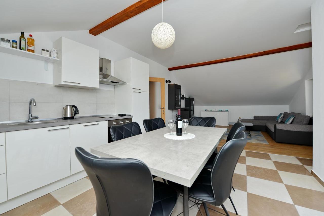 Apartments Blaza Божава Екстер'єр фото