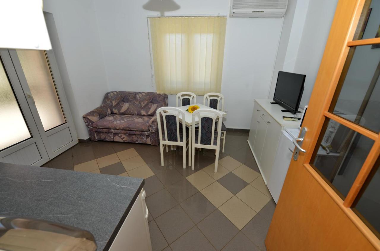 Apartments Blaza Божава Екстер'єр фото